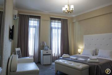 Стандартный двухместный номер с 1 кроватью и видом на город в Отеле Hotel Piazza